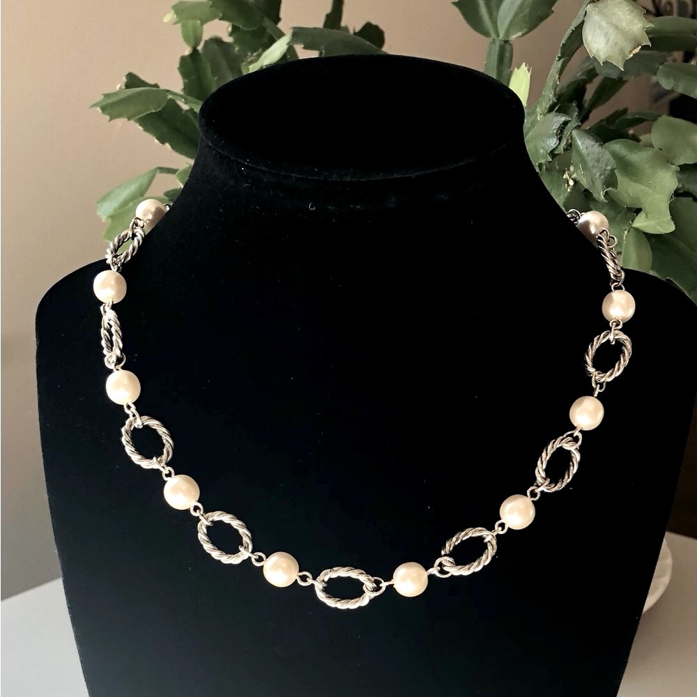 Seasons Fashion Silver Tone w/Faux Pearls Necklace